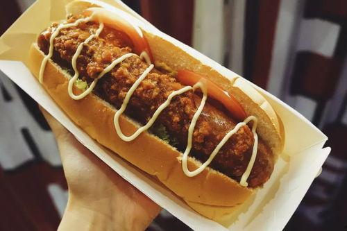 背热狗网红,爆笑瞬间，网络热度飙升